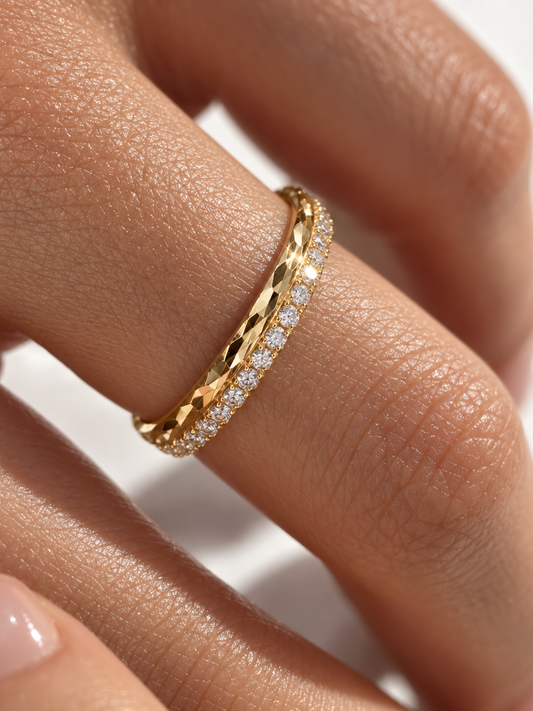 Ribbed Pavé Band