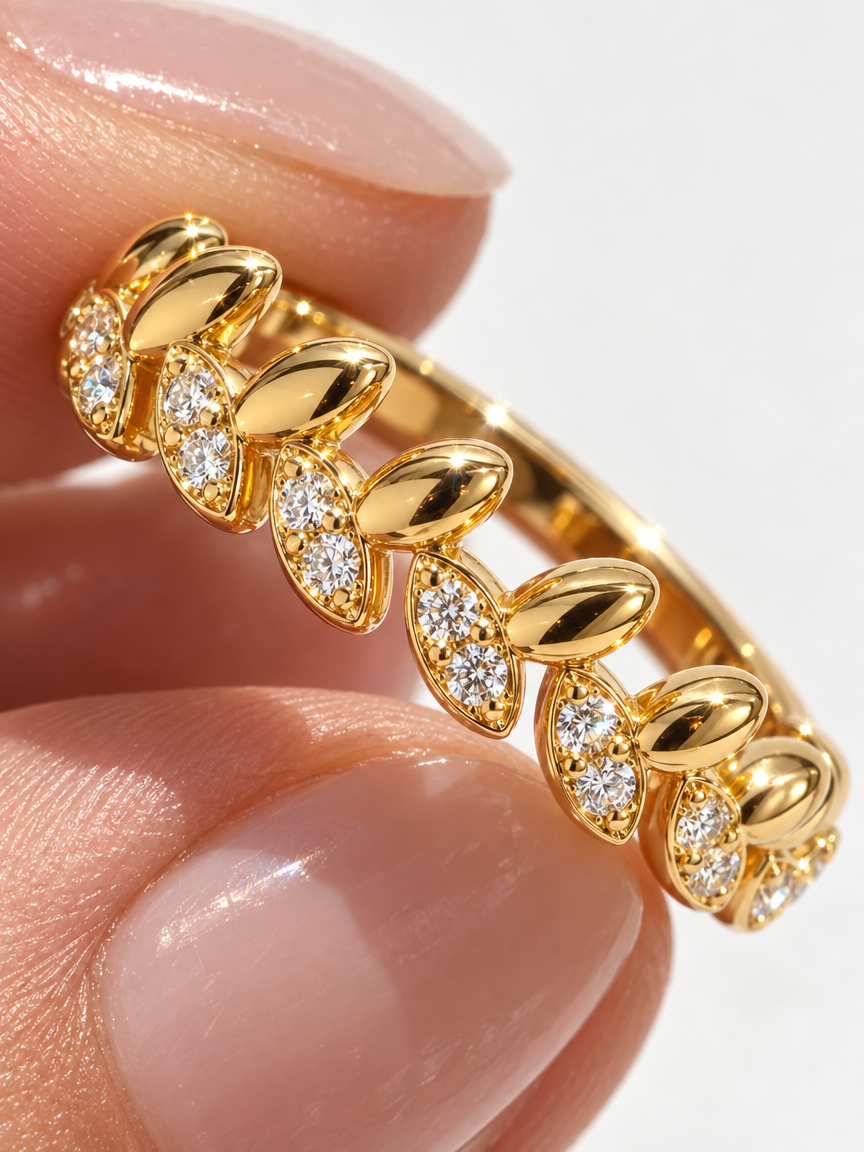 Leaf Pavé Ring