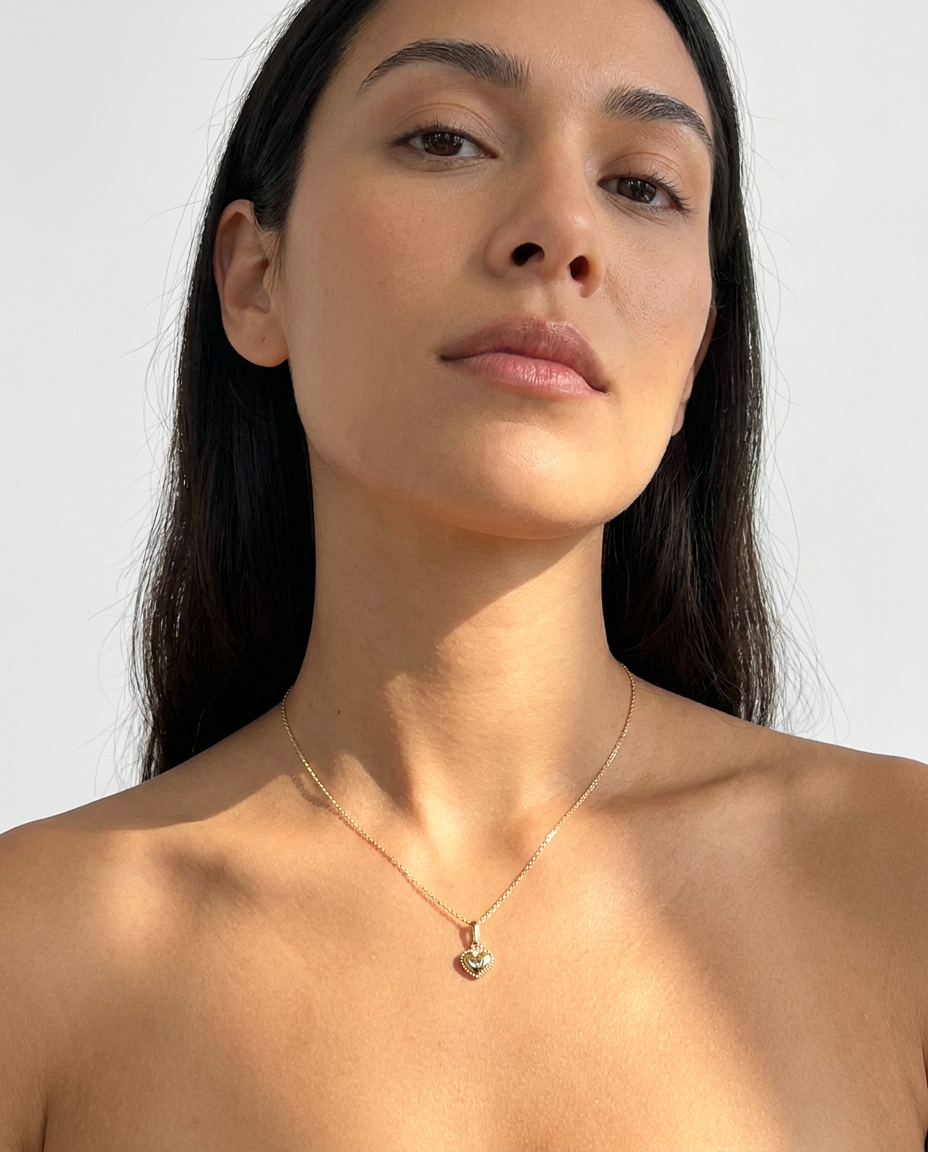 Amoretta Pendant Necklace