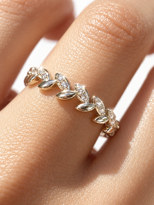 Leaf Pavé Ring