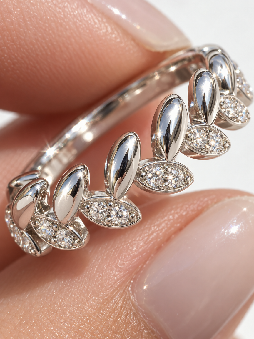 Leaf Pavé Ring