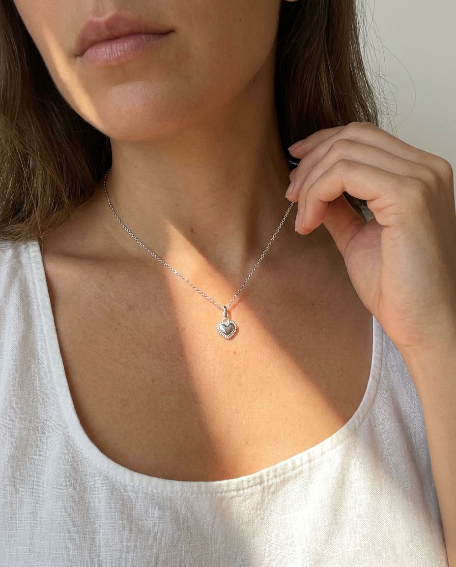 Amoretta Pendant Necklace