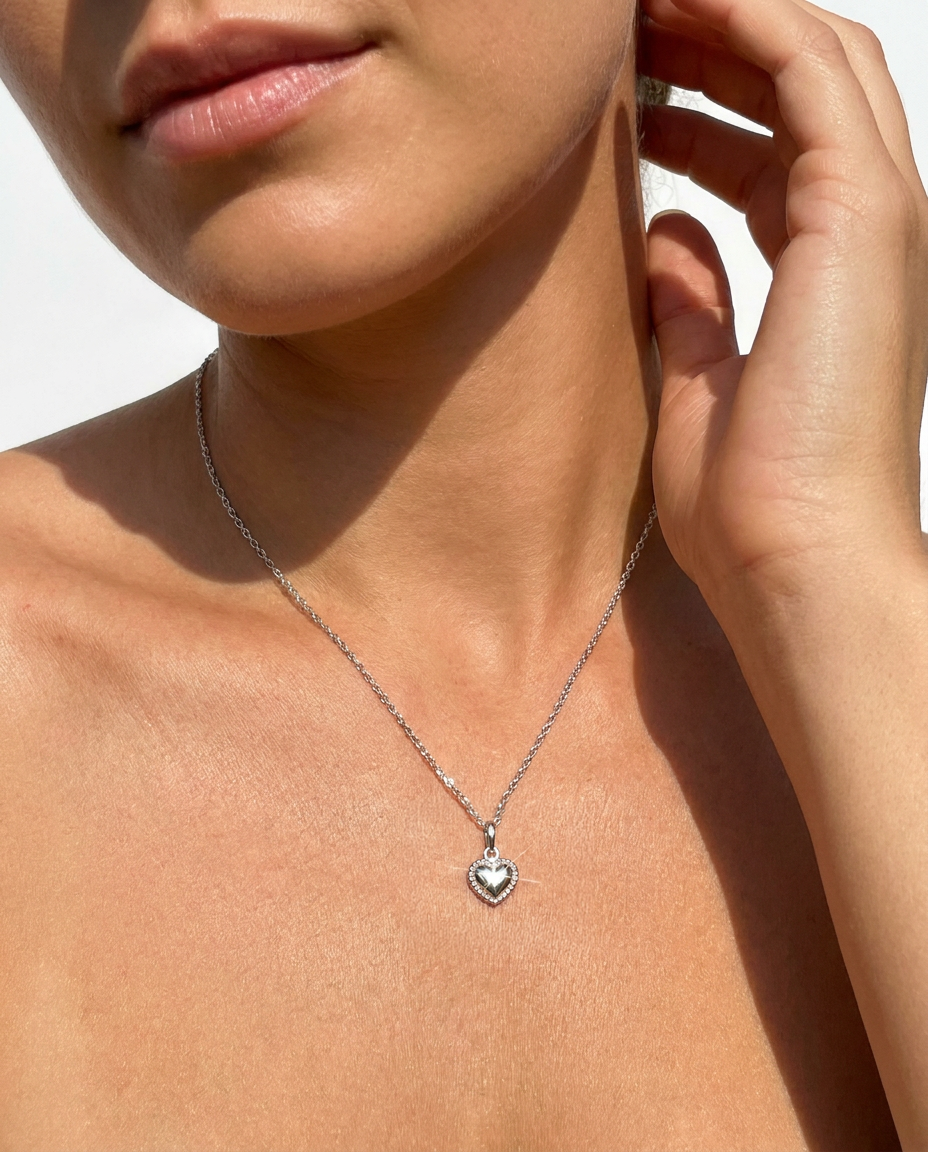 Amoretta Pendant Necklace
