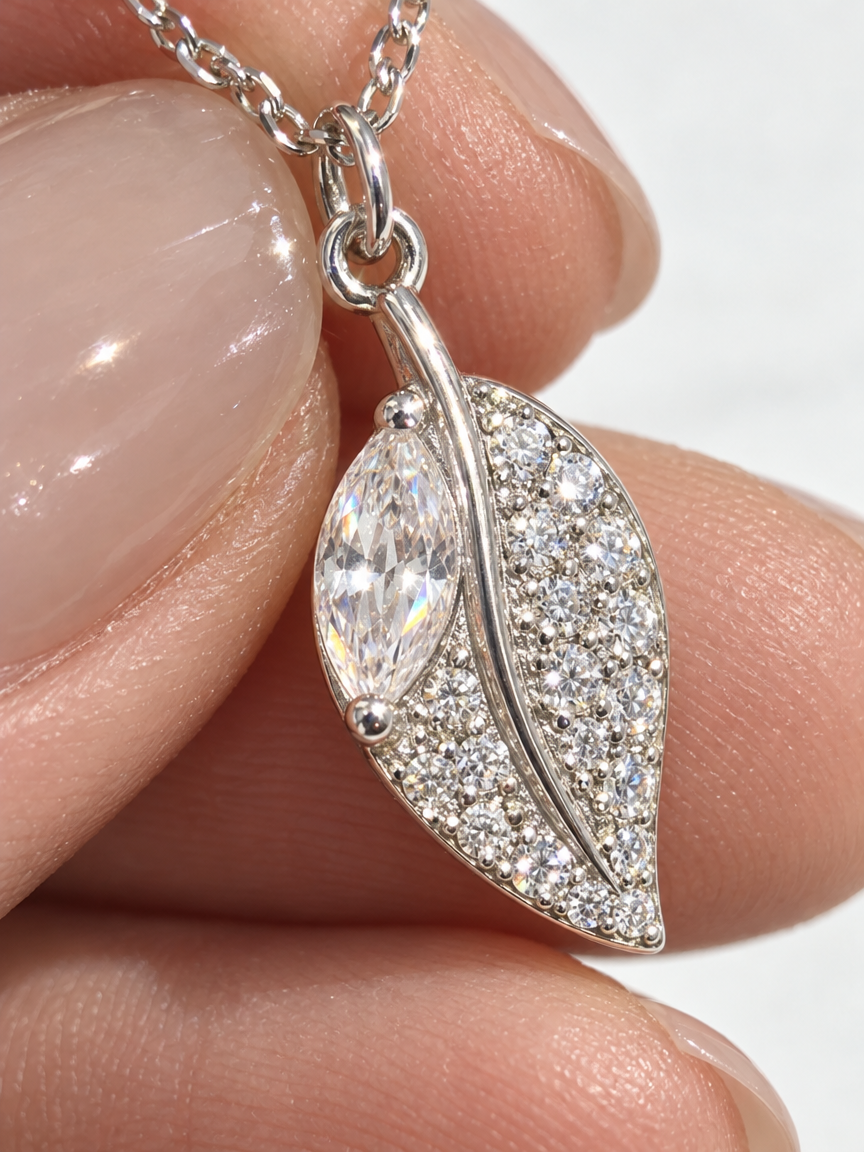 Pavé Laurel Necklace